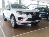 Volkswagen Touareg Gp 2017 - Bán ô tô Volkswagen Touareg Gp sản xuất 2017, màu trắng, nhập khẩu