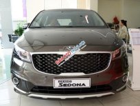 Kia Sedona DAT 2018 - Cần bán xe Kia Sedona DAT đời 2018, màu ghi vàng