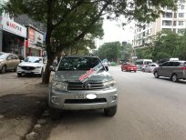 Toyota Fortuner G 2010 - Bán Toyota Fortuner G 2010 màu bạc còn rất mới sử dụng từ đầu