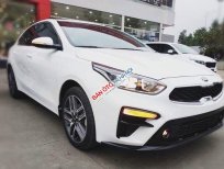 Kia Cerato MT 2019 - Bán Kia Cerato MT sản xuất 2020, màu trắng, giá 559tr