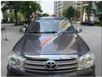 Toyota Fortuner G 2010 - Bán xe Toyota Fortuner G đời 2010, màu xám xe gia đình