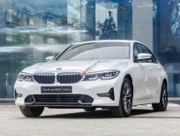 BMW 3 Series 2020 - Bán nhanh với chiếc BMW 3 Series 330i, sản xuất 2020, có sẵn xe, giao nhanh toàn quốc