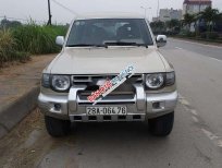 Mitsubishi Pajero 2004 - Cần bán gấp Mitsubishi Pajero năm 2004, màu vàng, xe nhập giá cạnh tranh