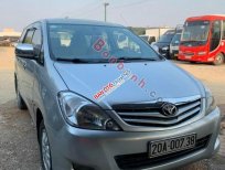 Toyota Innova   G  2011 - Bán ô tô Toyota Innova G sản xuất năm 2011, màu bạc xe gia đình 