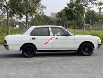 Toyota Crown 1992 - Xe màu trắng