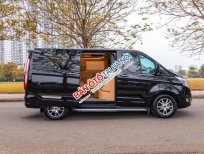 Ford Tourneo 2021 - Màu đen, nhập khẩu nguyên chiếc