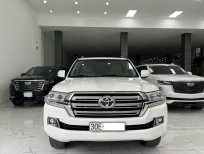 Toyota Land Cruiser VX 2018 - Toyota Landcruiser VX 4.6V8 sản xuất năm 2016 màu trắng nội thất kem.