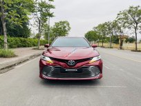 Toyota Camry 2021 - Xe màu đỏ nổi bật thu hút ánh nhìn