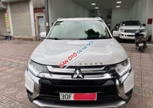 Cần bán xe Mitsubishi Outlander 2.0 CVT Premium sản xuất 2018, màu trắng 