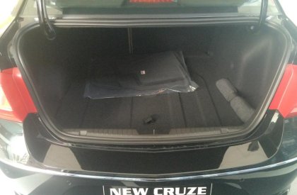 Chevrolet Cruze 1.8LTZ 2015 - Bán xe Chevrolet Cruze 1.8LTZ đời 2015, màu đen, 679tr