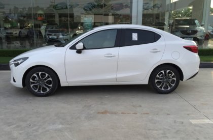 Mazda 2 2016 - Bán ô tô Mazda 2 năm 2016, màu trắng, giá chỉ 609 triệu, hotline: 098.256792