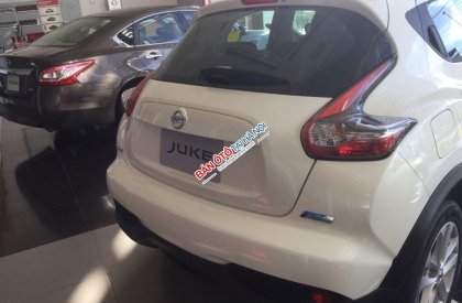 Nissan Juke 2015 - Cần bán xe Nissan Juke- màu trắng, xe nhập khẩu, giá tốt kèm nhiều ưu đãi lớn đợt tháng 5 này