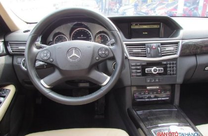 Mercedes-Benz E250 E250 2012 - Cần bán xe Mercedes E250 đời 2012, màu nâu, số tự động