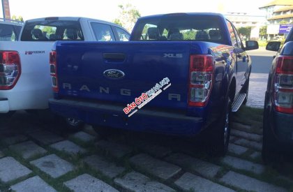 Ford Ranger  XLS 4x2 MT 2016 - Bán xe Ford Ranger XLS MT model 2017, xanh đậm, giao xe toàn quốc, hỗ trợ đăng ký đăng kiểm, vay vốn ngân hàng nhanh gọn
