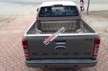 Ford Ranger XLS 4x2 MT 2015 - Bán xe Ford Ranger XLS 4x2 MT đời 2016, màu vàng, xe nhập, 628tr