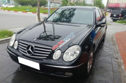 Mercedes-Benz E200 AT 2005 - Cần bán xe cũ Mercedes AT đời 2005, màu đen, giá chỉ 550 triệu