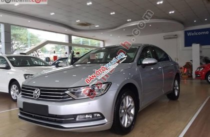 Volkswagen Passat 1.8AT 2016 - Cần bán Volkswagen Passat 1.8AT năm 2016, màu bạc