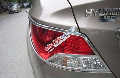 Hyundai Accent AT 2012 - Cần bán Hyundai Accent đời 2012, màu nâu