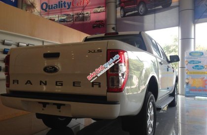 Ford Ranger XLS 4x2 AT 2016 - Xe bán tải Ford Ranger XLS động cơ 2.2L số sàn 6 cấp 1 cầu 4x2, giá rẻ nhất tại Hà Nội