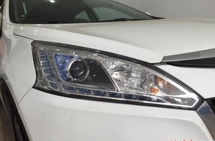 Luxgen U6 2016 - Bán xe Luxgen U6 đời 2016, màu trắng, nhập khẩu