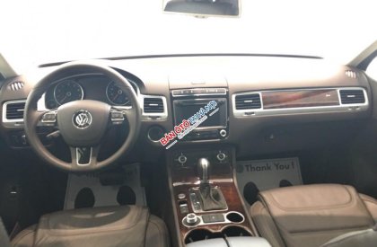Volkswagen Touareg 2015 - Dòng SUV nhập Đức Volkswagen Touareg 3.6l GP màu đen, cam kết giá tốt. LH Hương 0902.608.293