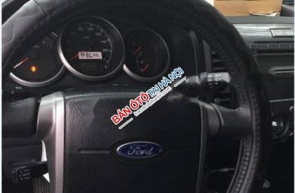 Ford Everest 4x2MT 2014 - Cần bán gấp Ford Everest 4x2MT đời 2014, màu đen như mới, giá chỉ 800 triệu