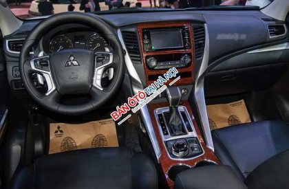 Mitsubishi Pajero Sport GLS 2017 - Pajero Sport 2017 KM lên đến 80 triệu, trả góp đến 85%, xe đủ màu giao ngay