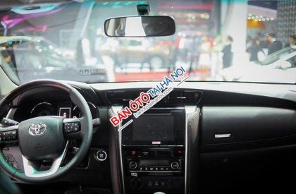 Toyota Fortuner 4x4AT 2017 - Toyota Mỹ Đình cần bán xe Toyota Fortuner 4x4AT sản xuất 2017, màu trắng