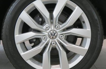 Volkswagen Touareg GP 2017 - Cần bán xe Volkswagen Touareg GP đời 2017, màu xám, nhập khẩu
