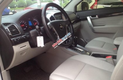 Chevrolet Captiva LTZ 2015 - Cần bán Chevrolet Captiva LTZ đời 2015, màu trắng số tự động, giá chỉ 690 triệu