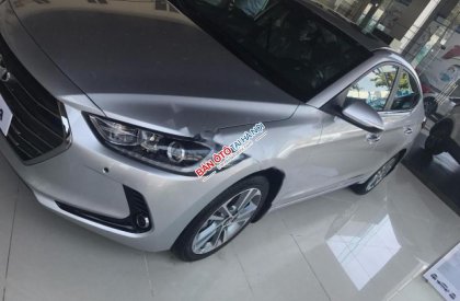 Hyundai Elantra GLS 2016 - Bán ô tô Hyundai Elantra GLS đời 2016, màu bạc
