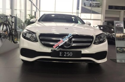 Mercedes-Benz E250 AT 2017 - Cần bán Mercedes đời 2017, màu trắng