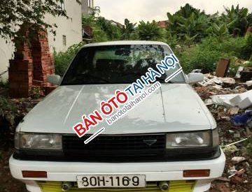 Nissan Bluebird  MT  1989 - Cần bán lại xe Nissan Bluebird MT đời 1989, màu trắng