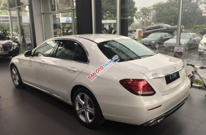 Mercedes-Benz E250 AT 2017 - Cần bán Mercedes đời 2017, màu trắng