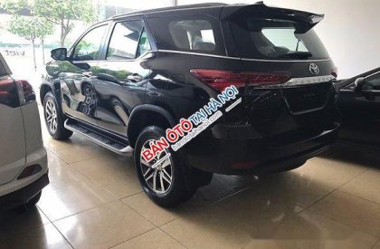 Toyota Fortuner 4x4AT 2017 - Bán ô tô Toyota Fortuner 4x4AT đời 2017, màu đen