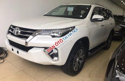 Toyota Fortuner 4x4AT 2017 - Bán Toyota Fortuner 4x4AT đời 2017, màu trắng