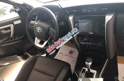 Toyota Fortuner 4x4AT 2017 - Bán ô tô Toyota Fortuner 4x4AT đời 2017, màu đen