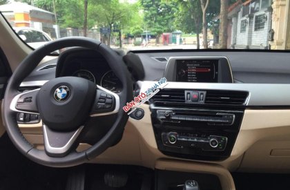 BMW X1 2017 - Bán lại xe BMW X1 sản xuất 2017, màu trắng, nhập khẩu