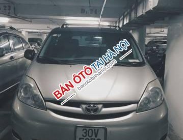 Toyota Sienna 2009 - Cần bán Toyota Sienna sản xuất 2009, màu bạc chính chủ