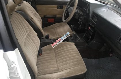 Nissan Sunny SE 1990 - Cần bán lại xe Nissan Sunny Se đời 1990, màu trắng, nhập khẩu nguyên chiếc giá cạnh tranh