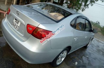 Hyundai Elantra MT 2009 - Bán ô tô Hyundai Elantra MT đời 2009, màu bạc số sàn