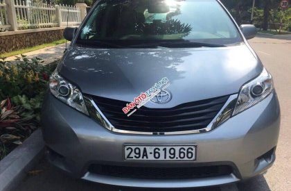 Toyota Sienna 2010 - Cần bán Toyota Sienna đời 2010, màu bạc, nhập khẩu nguyên chiếc