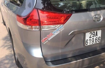 Toyota Sienna 2010 - Cần bán Toyota Sienna đời 2010, màu bạc, nhập khẩu nguyên chiếc