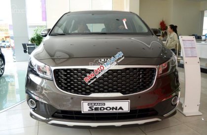 Kia Sedona DAT 2018 - Cần bán xe Kia Sedona DAT đời 2018, màu ghi vàng