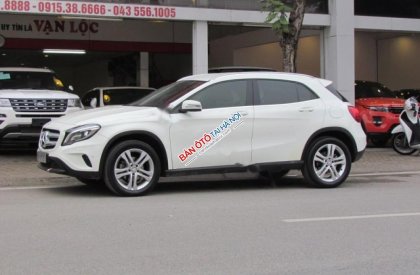 Mercedes-Benz GLA-Class  200 2015 - Cần bán Mercedes GLA200 sản xuất năm 2015, màu trắng, nhập khẩu
