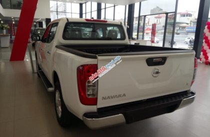 Nissan Navara E 2018 - Cần bán xe Nissan Navara E sản xuất năm 2018, màu trắng, xe nhập