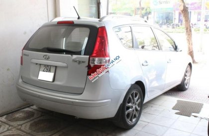 Hyundai i30 CW 2011 - Bán ô tô Hyundai i30 CW 2011, màu bạc, nhập khẩu  