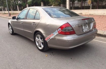 Mercedes-Benz E class E200 2008 - Chính chủ bán Mercedes E200 đời 2008, màu vàng 