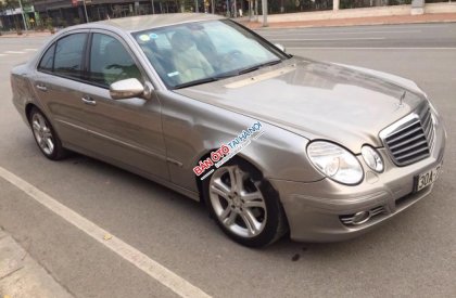 Mercedes-Benz E class E200 2008 - Chính chủ bán Mercedes E200 đời 2008, màu vàng 