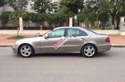 Mercedes-Benz E class E200 2008 - Chính chủ bán Mercedes E200 đời 2008, màu vàng 